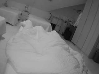 voyeurcam-julmodels-bed-1 webcam model stream image