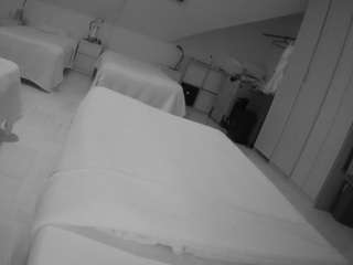 voyeurcam-julmodels-bed-1 webcam model stream image