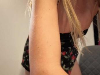 pinabellaa webcam bongacams model stream image