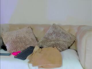 Emily Beumont webcam flirt4free model stream image