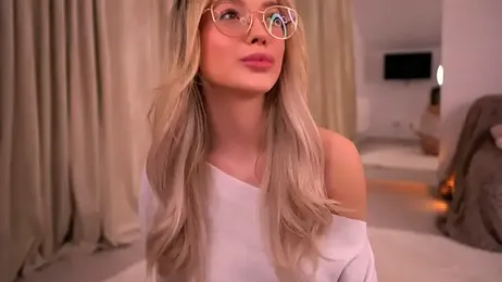 KylieJoyce webcam model stream image