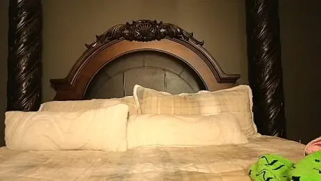 AllOiledUp webcam stripchat model stream image