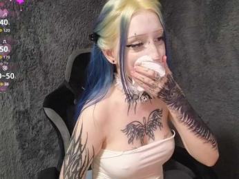 YoungAlice1 webcam model stream image