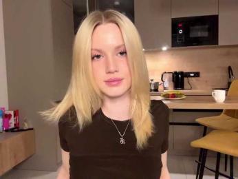 moonavelle webcam model stream image