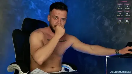 CLOUDYJULIUS webcam model stream image