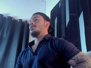 Justin Whitte webcam model stream image
