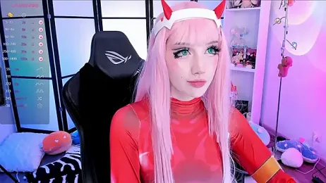 MilkyCute webcam model stream image