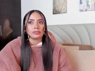 Mia Roussee webcam model stream image