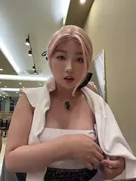 winter11 webcam model stream image