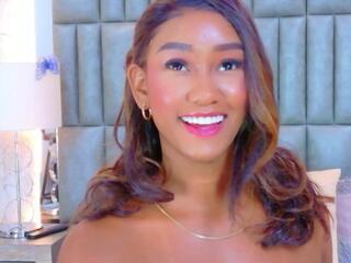 Tyla West webcam model stream image