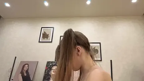 dolly_ll webcam model stream image