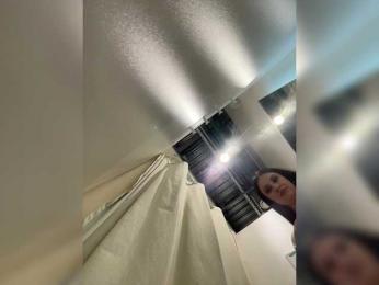 EvaRoughe webcam model stream image