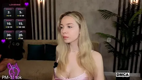 Holl1Would webcam model stream image