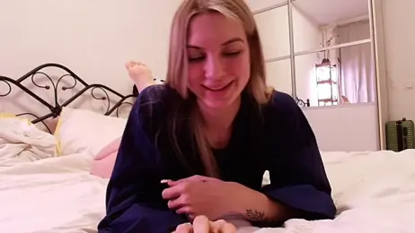 Eziliz webcam model stream image