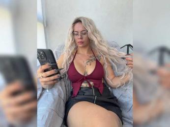HotDesire webcam bongacams model stream image