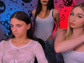 caroline-honeyy1 webcam camsoda model stream image