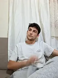 Yasinyasin7 webcam model stream image