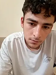 Yasinyasin7 webcam model stream image