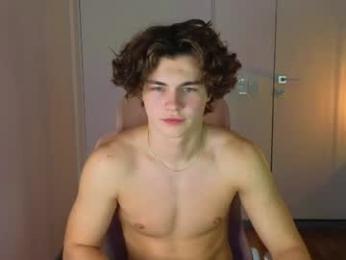 whiteskyy_ webcam model stream image