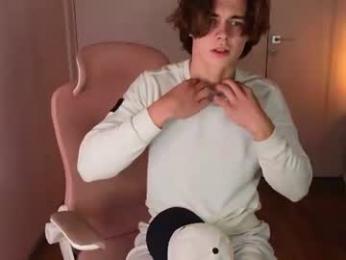 whiteskyy_ webcam model stream image