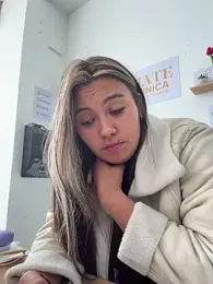 LIZ-06_ webcam model stream image