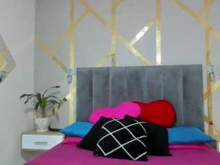 carolinee-torres webcam model stream image