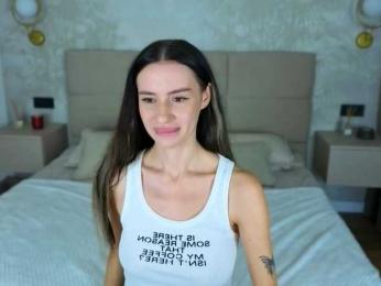 SnowWhiteee webcam model stream image