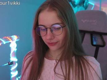 VikkiExtraCheese webcam model stream image