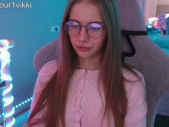 VikkiExtraCheese webcam model stream image