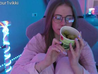 VikkiExtraCheese webcam model stream image