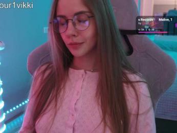 VikkiExtraCheese webcam model stream image