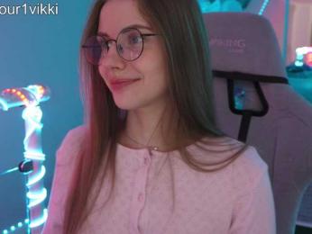 VikkiExtraCheese webcam model stream image