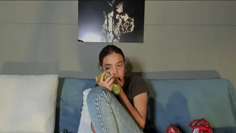 nicolvibes_212 webcam stripchat model stream image