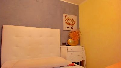 nicol_hot30 webcam model stream image