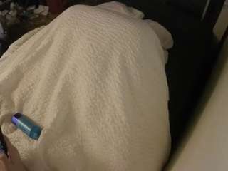 voyeurcam-julmodels-whitebed-4 webcam model stream image
