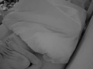 voyeurcam-julmodels-whitebed-4 webcam model stream image