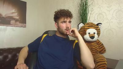 KyloEast webcam model stream image