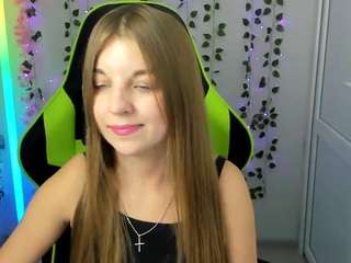 fluffymadeline webcam model stream image