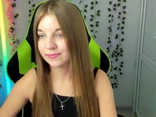 fluffymadeline webcam preview