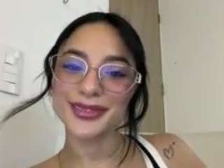 kiraalopez webcam model stream image