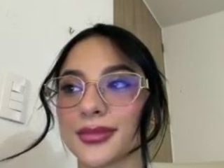 kiraalopez webcam model stream image