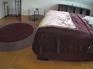voyeurcam-julmodels-whitebed-6 webcam camsoda model stream image