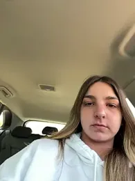 DoriDelux66 webcam stripchat model stream image