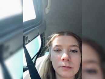 HushedHaze webcam model stream image