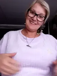 irinamaux webcam stripchat model stream image