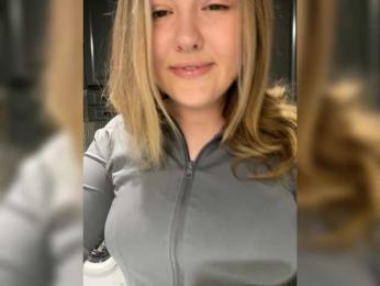 SunshineEmma webcam model stream image