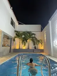 kiim_taaylor webcam model stream image