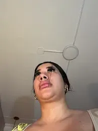 kiim_taaylor webcam model stream image
