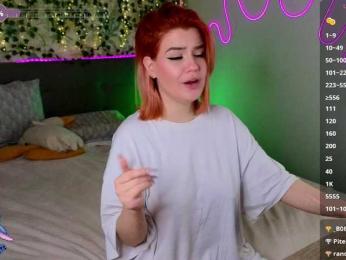 RedVelveten webcam bongacams model stream image