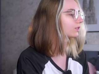 theacooling webcam model stream image